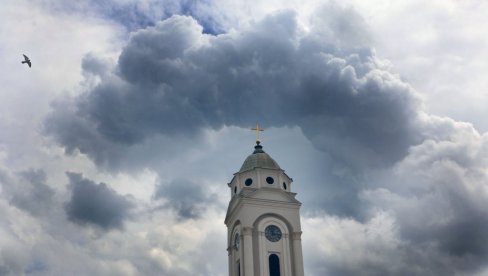 OVAKO ĆE SE KRETATI NEVREME Olujni oblaci stižu u Srbiju: Pljusak, grad i olujni vetar prvo dolaze u ove krajeve OVAKO ĆE SE KRETATI NEVREME Olujni oblaci stižu u Srbiju: Pljusak, grad i olujni vetar prvo dolaze u ove krajeve