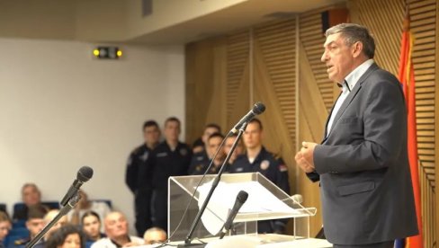 HEROJI U ODBRANI OTADŽBINE: Tribina Uloga i značaj posebnih jedinica policije HEROJI U ODBRANI OTADŽBINE: Tribina Uloga i značaj posebnih jedinica policije
