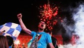 MARADONA GLEDA SA NEBA I SMEŠI SE:  Ovako je goreo Napulj, snimak iz vazduha je nestvaran (FOTO)