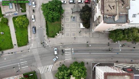 ЈАД И ТУГА: Њих 1500 на скупу у Зајечару хоће да буду власт ЈАД И ТУГА: Њих 1500 на скупу у Зајечару хоће да буду власт