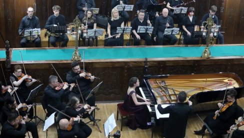 PUTOVANJE KROZ BETOVENOVO STVARALAŠTVO: Sara Jović i Subotički simfonijski orkestar održali koncert za pamćenje PUTOVANJE KROZ BETOVENOVO STVARALAŠTVO: Sara Jović i Subotički simfonijski orkestar održali koncert za pamćenje