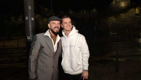 PIJACA LUDAKA: Boban Rajović sa sinom i koleginicom Suzanom Tot na istom mestu (FOTO)