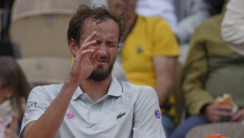 NOVI ŠOKANTAN PORAZ MEDVEDEVA! Rus ispao u četvrtfinalu turnira na kom je bio prvi nosilac