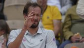 NOVI ŠOKANTAN PORAZ MEDVEDEVA! Rus ispao u četvrtfinalu turnira na kom je bio prvi nosilac NOVI ŠOKANTAN PORAZ MEDVEDEVA! Rus ispao u četvrtfinalu turnira na kom je bio prvi nosilac