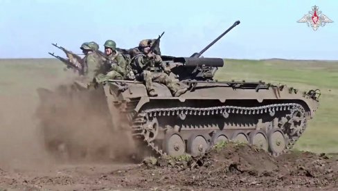 RAT U UKRAJINI Žestoke borbe kod Pokrovska, gori NATO oprema; Vazdušni dvoboj - dronova; Ruski napad na Sumi i DNR (MAPA/VIDEO) RAT U UKRAJINI Žestoke borbe kod Pokrovska, gori NATO oprema; Vazdušni dvoboj - dronova; Ruski napad na Sumi i DNR (MAPA/VIDEO)