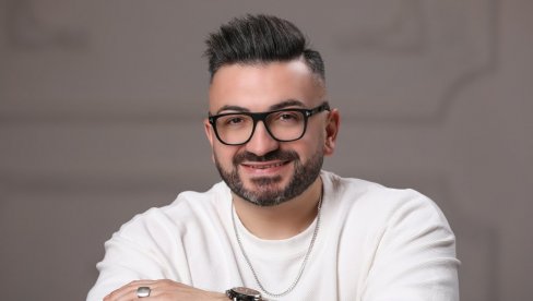 ВЕРУЈЕМ У БОГА: Македонског певача и животу инспирише породично наслеђе и традиција, а ово су му мотиви ВЕРУЈЕМ У БОГА: Македонског певача и животу инспирише породично наслеђе и традиција, а ово су му мотиви