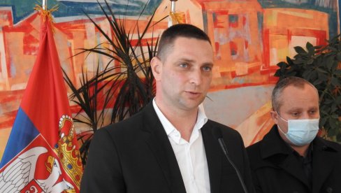 ОГЛАСИО СЕ ПРЕДСЕДНИК ОПШТИНСКОГ ОДБОРА СНС КОСЈЕРИЋ: Данас смо поново имали прилику да видимо ту демократију за коју се опозиција бори ОГЛАСИО СЕ ПРЕДСЕДНИК ОПШТИНСКОГ ОДБОРА СНС КОСЈЕРИЋ: Данас смо поново имали прилику да видимо ту демократију за коју се опозиција бори