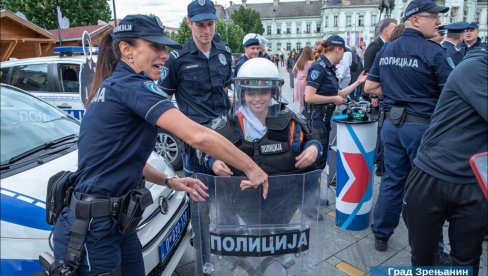 NA TRGU U ZRENJANINU: Karavan bezbednosti saobraćaja NA TRGU U ZRENJANINU: Karavan bezbednosti saobraćaja