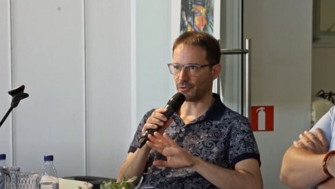 ПОРФЕСОР ИЗ ИТАЛИЈЕ ЗБОГ БЛОКАДЕРА ОСТАО БЕЗ ПОСЛА: Толико о томе колико их заиста брига за образовање