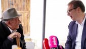 ЗБОГ ЉУДИ КОЈИ СУ ГРАДИЛИ НАШУ ЗЕМЉУ, СРБИЈА НЕЋЕ ДА СТАНЕ! Вучићева порука након сусрета са Вукосавом Ђорђевићем (ВИДЕО)