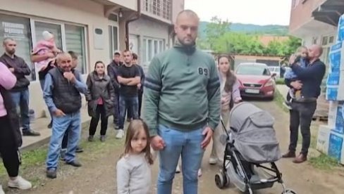 ТЕШКА МУКА СРБА НА КОСМЕТУ: Локалне власти у Лепосавићу наложиле српским породицама да се иселе из својих кућа! ТЕШКА МУКА СРБА НА КОСМЕТУ: Локалне власти у Лепосавићу наложиле српским породицама да се иселе из својих кућа!