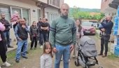 TEŠKA MUKA SRBA NA KOSMETU: Lokalne vlasti u Leposaviću naložile srpskim porodicama da se isele iz svojih kuća! TEŠKA MUKA SRBA NA KOSMETU: Lokalne vlasti u Leposaviću naložile srpskim porodicama da se isele iz svojih kuća!