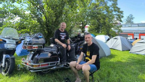„PRVI PUT SMO U BANJALUCI I ODUŠEVLJENI SMO“: Bajkeri iz Leskovca uživaju u srcu Srpske (FOTO/VIDEO)