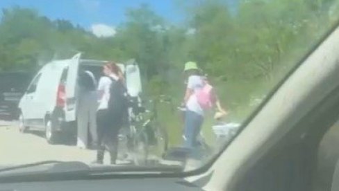 УХВАЋЕНИ НА ДЕЛУ: Овако су возили и до Стразбура, али комбијем (ВИДЕО)