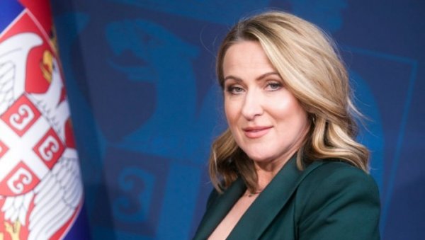 ИЗБОРНИ ПОРАЗ СЕ НЕ СМЕ ПРЕТВОРИТИ У НЕМИРЕ НА УЛИЦИ: Интервју - Снежана Пауновић, министарка државне управе и локалне самоуправе
