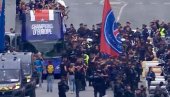 СЛАВЉЕ НА ЈЕЛИСЕЈСКИМ ПОЉИМА: Ушати пехар на Најлепшој авенији на свету СЛАВЉЕ НА ЈЕЛИСЕЈСКИМ ПОЉИМА: Ушати пехар на Најлепшој авенији на свету