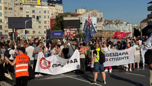 ВАСИЛИЋ О СВАКОДНЕНИМ БЛОКАДАМА: То што они раде није демократија него уцена, очекујем да надлежни реагују у интересу свих грађана ВАСИЛИЋ О СВАКОДНЕНИМ БЛОКАДАМА: То што они раде није демократија него уцена, очекујем да надлежни реагују у интересу свих грађана