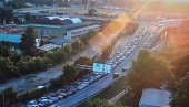 УЖАС: Иживљавање блокадера над десетинама хиљада људи (ВИДЕО)