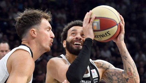 ХВАЛА, УВЕК ЋЕШ БИТИ ДЕО НАШЕ ПОРОДИЦЕ! КК Дубаи се опростио од Србина