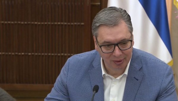 ЗА УНИВЕРЗИТЕТ ИЗДВАЈАМО 54,8 МИЛИЈАРДИ Вучић: Ми око 4.000 евра плаћамо по студенту ЗА УНИВЕРЗИТЕТ ИЗДВАЈАМО 54,8 МИЛИЈАРДИ Вучић: Ми око 4.000 евра плаћамо по студенту