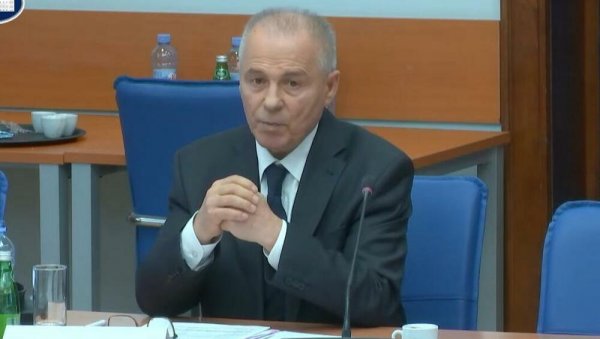 има на сајту БЕЗБЕДНОСТ УБИЛА ЖУГИЋА? Тешке оптужбе дугогодишњег функционера полиције, Милана Пауновића на рачун врха МУП Црне Горе