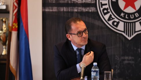 ПРЕДРАГ МИЈАТОВИЋ ГРМИ! Његово понашање не заслужује да носи дрес тако великог клуба ПРЕДРАГ МИЈАТОВИЋ ГРМИ! Његово понашање не заслужује да носи дрес тако великог клуба