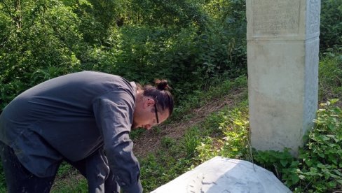 ISTORIJA IZRONILA IZ KOROVA: Kod Valjeva obnovljeno više od 50 odavno zaboravljenih spomenika znamenitim meštanima