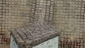 UKRALI SOLUNCA I PARTIZANA: Kod Uba oskrnavljen spomenik borcima iz oba svetska rata, statue teške oko 300 kilograma