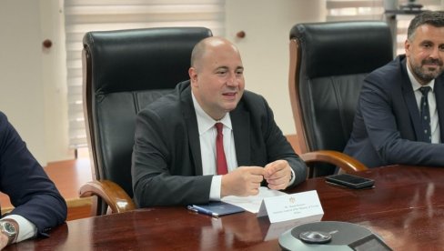 КОЗАРЕВ РЕАГОВАО НА ТВРДЊЕ АЛЕКСИЋЕВОГ ПОКРЕТА: Ђурић јача позицију Србије у Африци, опозиција прави поене за Куртија и шири ксенофобију