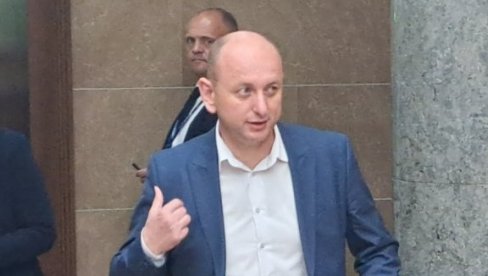 КНЕЖЕВИЋ: Док Спајић распродаје Црну Гору, полиција хапси Весну Братић