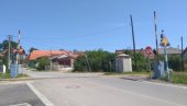 ВОЗ НАЛЕТЕО НА ТРАКТОР СА ПРИКОЛИЦОМ: Језива несрећа на локалном путу, један мушкарац погинуо, други повређен