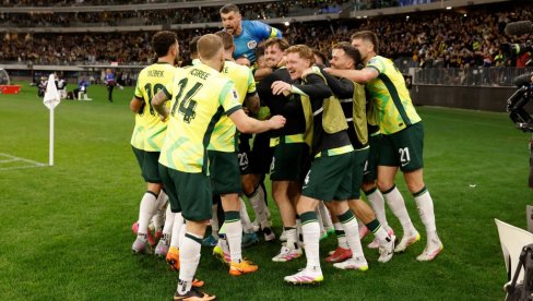 LUDNICA U PERTU: Australija pobedila Japan i napravila veliki korak ka Mundijalu (VIDEO) LUDNICA U PERTU: Australija pobedila Japan i napravila veliki korak ka Mundijalu (VIDEO)