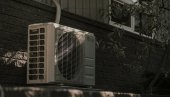 СПАС ОД ВРУЋИНЕ И ВИСОКИХ РАЧУНА: Ово је најкорисније дугме на клима уређају СПАС ОД ВРУЋИНЕ И ВИСОКИХ РАЧУНА: Ово је најкорисније дугме на клима уређају