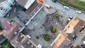 RASPAD ZAVRŠNE BLOKADERSKE KONVENCIJE U KOSJERIĆU: Jedva se okupilo 300 ljudi - narod vas neće! (FOTO)