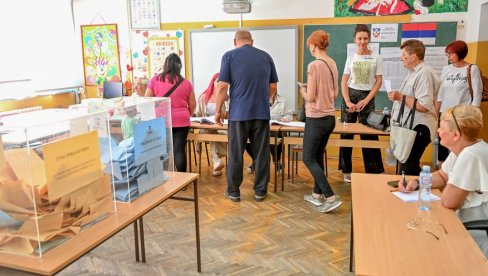 ЛОКАЛ КАО ТЕСТ ЗА СКУПШТИНУ: Предстојећи избори у Зајечару и Косјерићу прво одмеравање снага од избијања протеста ЛОКАЛ КАО ТЕСТ ЗА СКУПШТИНУ: Предстојећи избори у Зајечару и Косјерићу прво одмеравање снага од избијања протеста