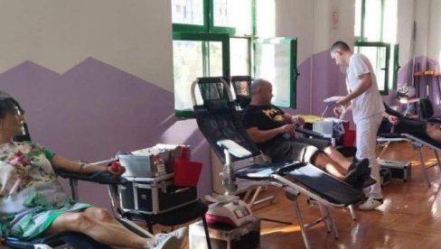 AKCIJA DOBROVOLJNOG DAVANJA KRVI U UTORAK U BEOČINU : Crveni krst i Zavod za transfuziju pozivaju davaoce AKCIJA DOBROVOLJNOG DAVANJA KRVI U UTORAK U BEOČINU : Crveni krst i Zavod za transfuziju pozivaju davaoce