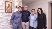 АНА БРНАБИЋ ПОСЕТИЛА МИЛОША ПАВЛОВИЋА И ЊЕГОВУ ПОРОДИЦУ Ћаци ће увек победити јер Ћаци представља све оно што Србија исконски јесте ...