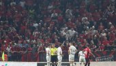 ПЕТРОВИЋ БАЦИО АЛБАНЦЕ У ОЧАЈ: Погледајте реакцију на одбрањен пенал у мечу Албанија-Србија (ВИДЕО) ПЕТРОВИЋ БАЦИО АЛБАНЦЕ У ОЧАЈ: Погледајте реакцију на одбрањен пенал у мечу Албанија-Србија (ВИДЕО)