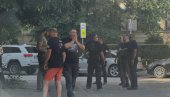 БРУТАЛНО КРШЕЊЕ ИЗБОРНОГ ПРОЦЕСА У ЗАЈЕЧАРУ! Лица која се представљају као ветерани у сарадњи са ПУФ-овцима застрашују грађане
