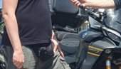 БЛОКАДЕРИ ПРЕТЕ ГРАЂАНИМА У ЗАЈЕЧАРУ: Малтретирали старије госпође, а онда и вређали посматрача БЛОКАДЕРИ ПРЕТЕ ГРАЂАНИМА У ЗАЈЕЧАРУ: Малтретирали старије госпође, а онда и вређали посматрача
