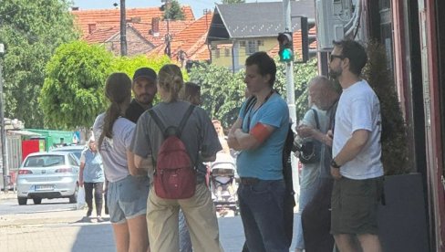 TOLIKO O NEPRISTRASNOSTI CRTA: Viđeni su sa blokaderima u Zaječaru (FOTO) TOLIKO O NEPRISTRASNOSTI CRTA: Viđeni su sa blokaderima u Zaječaru (FOTO)