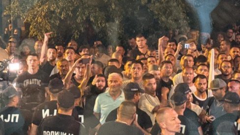 БЛОКАДЕРИ ДОНЕЛИ ОДЛУКУ: Жртвовати Косјерић! БЛОКАДЕРИ ДОНЕЛИ ОДЛУКУ: Жртвовати Косјерић!