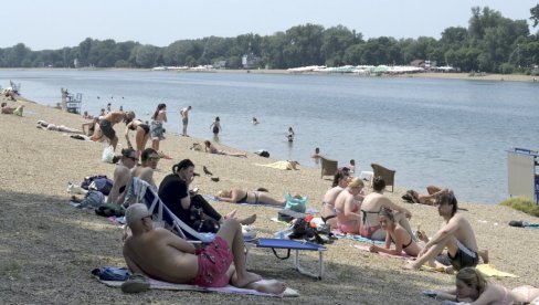 SKOČIO NA GLAVU I POVREDIO SE: Incident na Adi Ciganliji