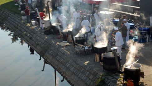 DUVAN ČVARCIMA TESNO U VALJEVU: Tradicionalna gurmanska manifestacija seli se u Banju Vrujci, kraj Mionice