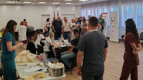 HUMANOST NIJE ZATAJILA: Pripadnici PU Kraljevo obeležili svoj praznik HUMANOST NIJE ZATAJILA: Pripadnici PU Kraljevo obeležili svoj praznik