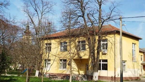 ПРВА РЕКОНСТРУКЦИЈА ШКОЛЕ У САКУЛАМА: ОШ „Зоран Петровић“ након 65 година чека грађевинце ПРВА РЕКОНСТРУКЦИЈА ШКОЛЕ У САКУЛАМА: ОШ „Зоран Петровић“ након 65 година чека грађевинце