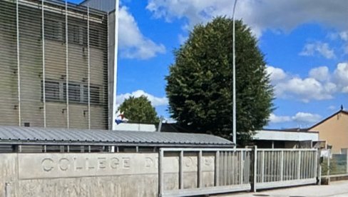 DETALJI STRAVIČNOG ZLOČINA U FRANCUSKOJ: Redarku u školi do smrti izbo pred žandarmima