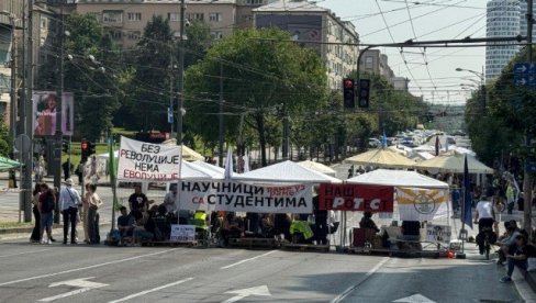 SRAMOTA: Pogledajte šta rade blokaderi dok maltretiraju sve Beograđane (VIDEO)