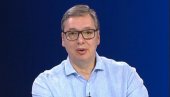 IMA 50 KILOGRAMA TEŽINE, UDARANA JE PESNICAMA I ŠAMARIMA Vučić o napadima na novinare u Kosjeriću i Zaječaru
