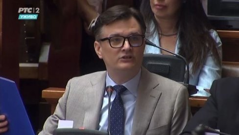 ONI BI DA VODE DRŽAVU? Jovanov pokazao - Opozicija uvid u izborni materijal za Opštinu Kosjerić tražila od IK Opštine Novi Beograd (VIDEO) ONI BI DA VODE DRŽAVU? Jovanov pokazao - Opozicija uvid u izborni materijal za Opštinu Kosjerić tražila od IK Opštine Novi Beograd (VIDEO)